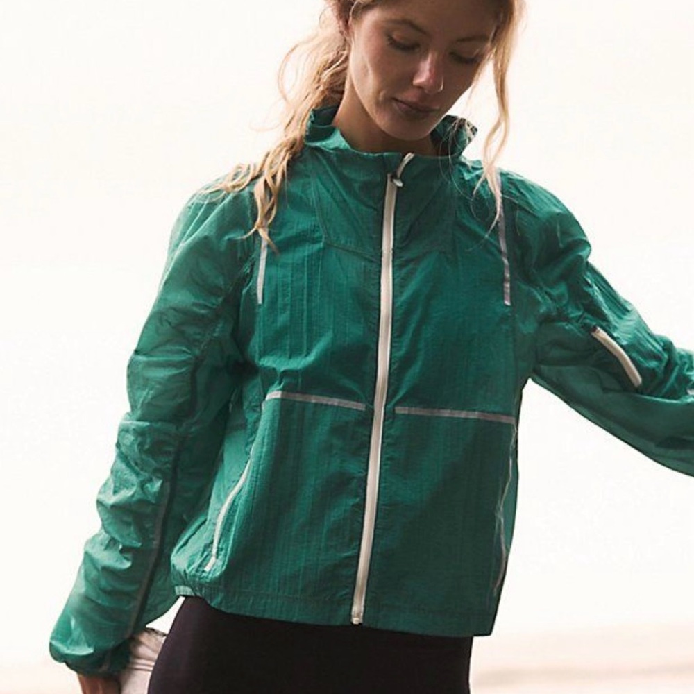 FP Movement Great Escape Run Windbreaker Packable Jacket size L